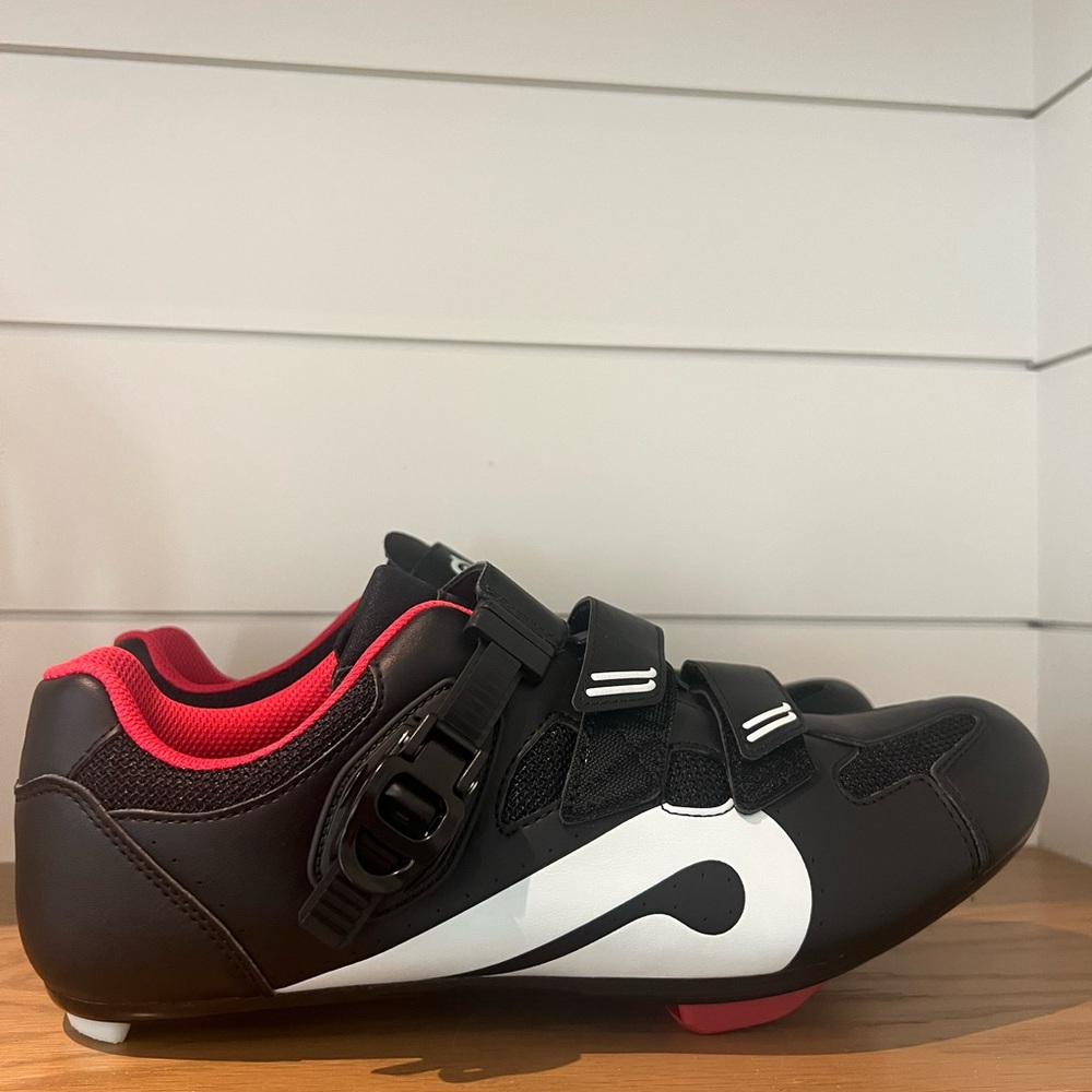 NEW Peleton Black and Red Cycling Shoes
